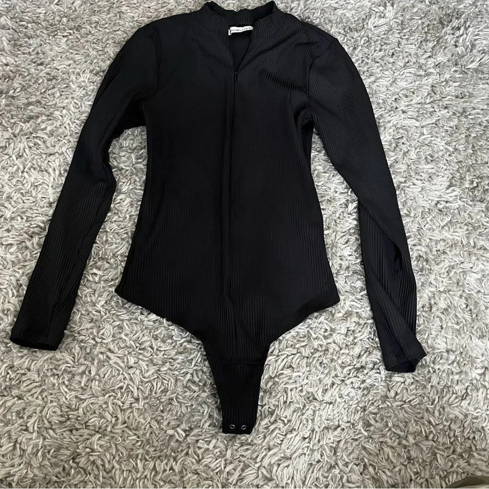 Abercrombie and Fitch Black zip up long sleeve body suit size medium